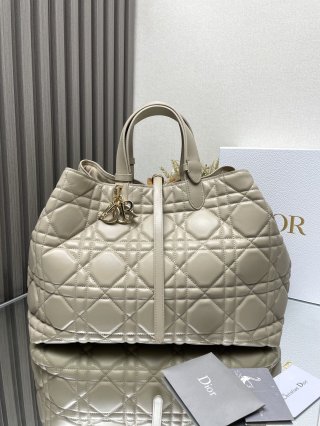 Dior Dior