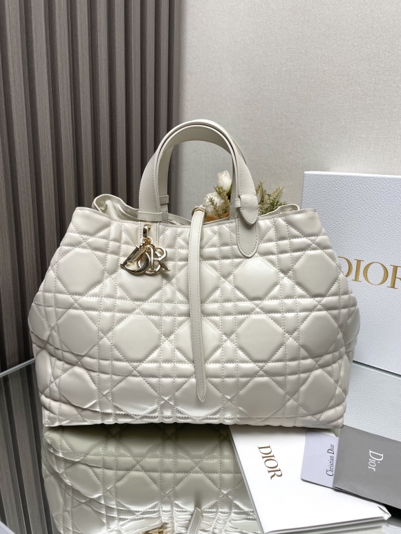 Dior Dior