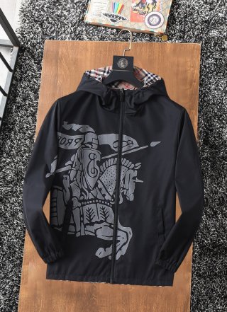 Hoodies & Sweatshirts