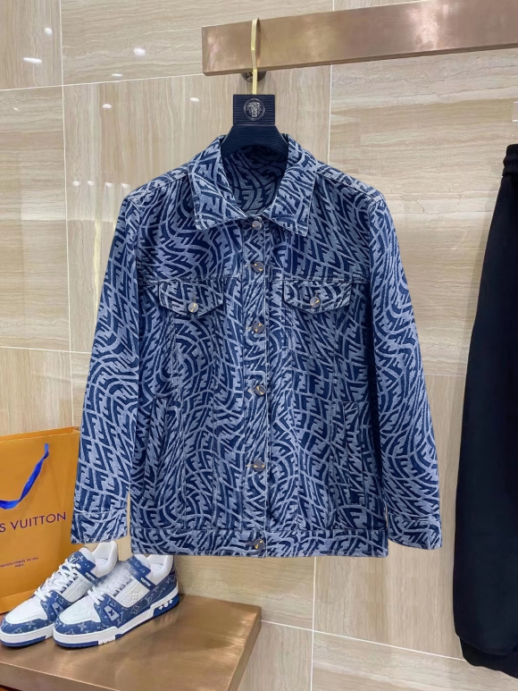 Coats & Jackets Coats & Jackets