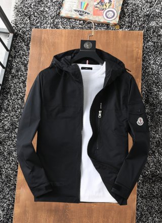 Hoodies & Sweatshirts