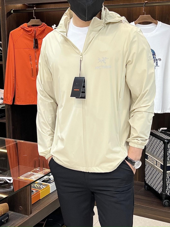 Hoodies & Sweatshirts Hoodies & Sweatshirts