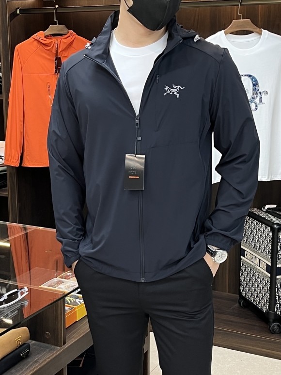 Hoodies & Sweatshirts Hoodies & Sweatshirts