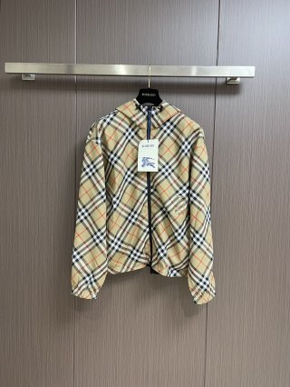 Hoodies & Sweatshirts