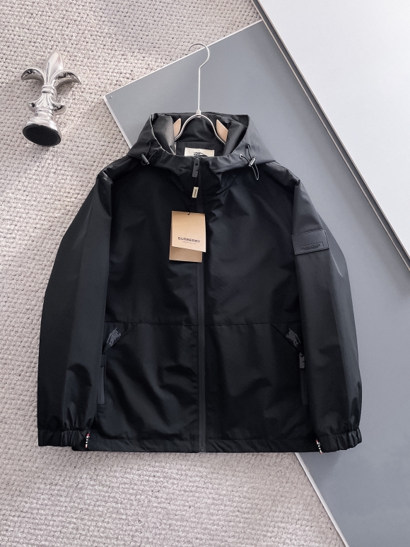 Hoodies & Sweatshirts