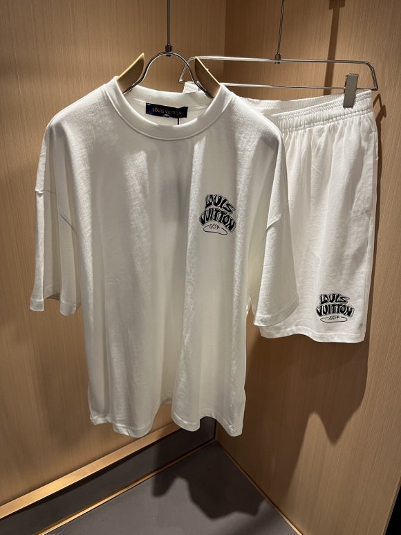 Leisure suit Leisure suit