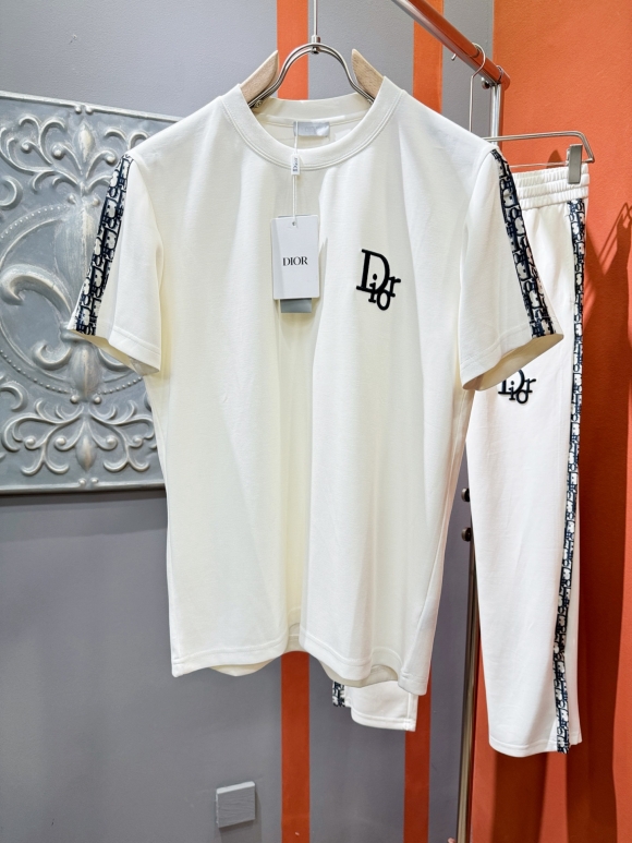 Leisure suit Leisure suit