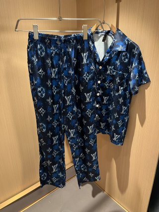 Leisure suit Leisure suit