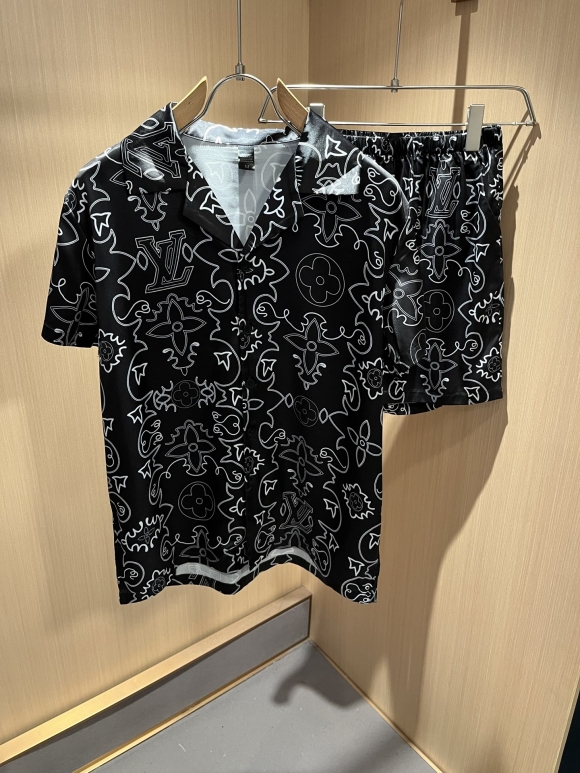 Leisure suit Leisure suit