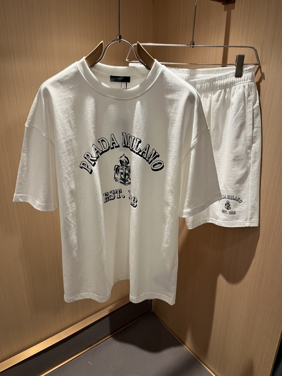 Leisure suit Leisure suit