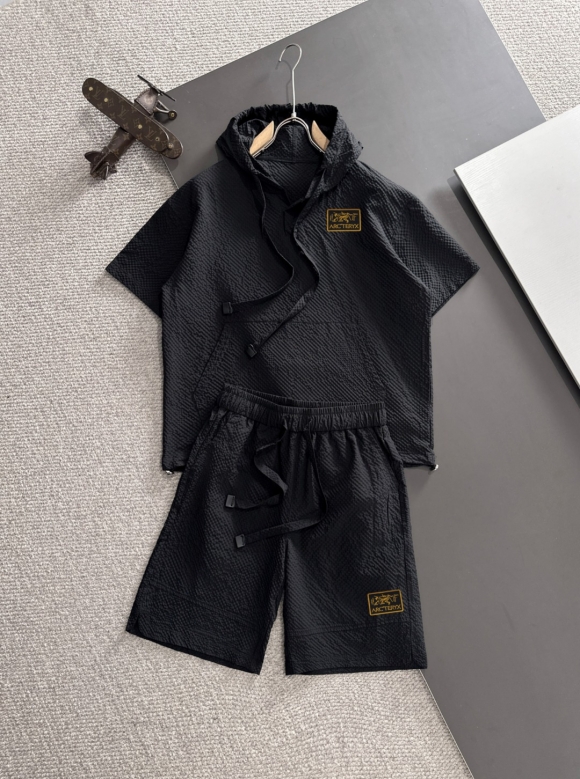 Leisure suit