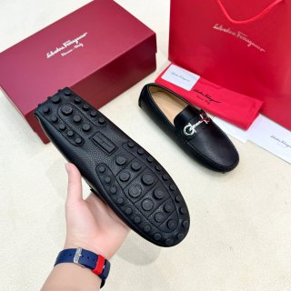 FerragamoSHOES