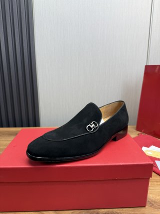 FerragamoSHOES
