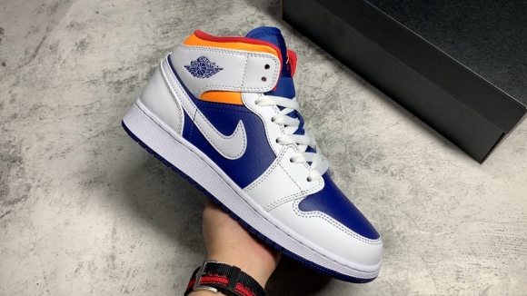 AirJordan1MidSHOES
