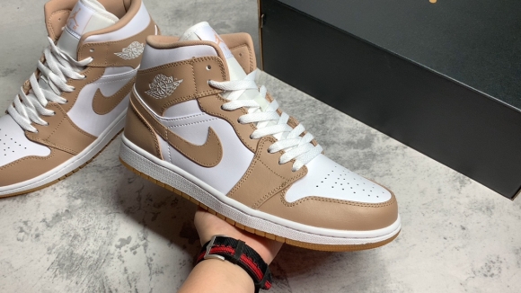 AirJordan1MidSHOES