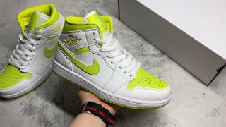 AirJordan1MidSHOES