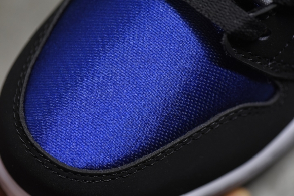 AirJordan1MidSHOES