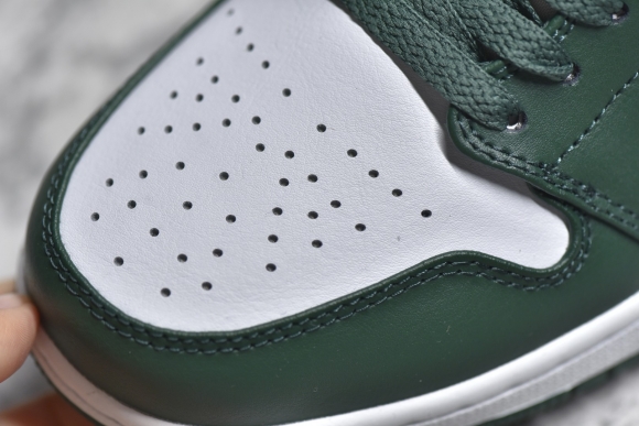 AirJordan1MidSHOES