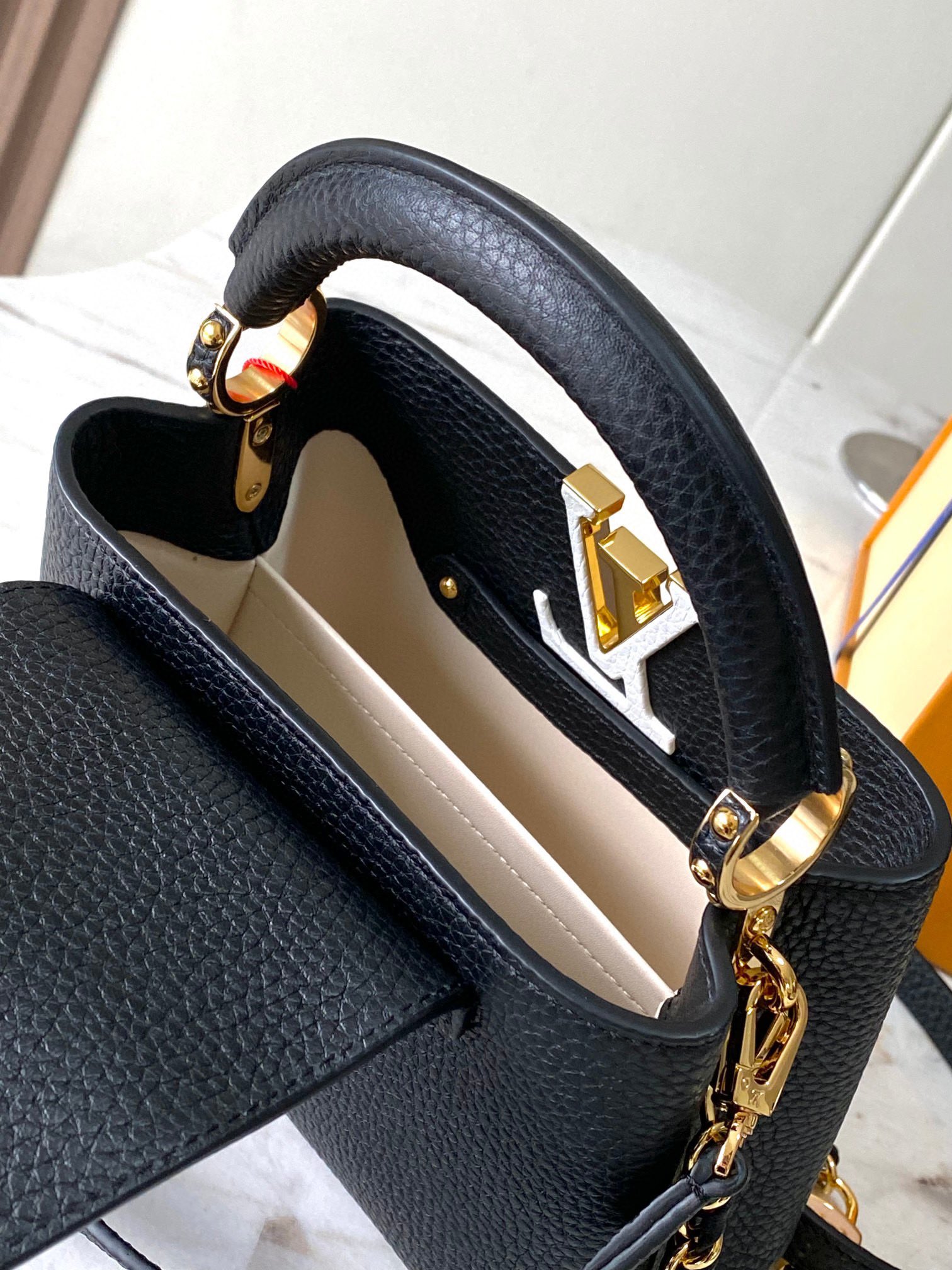 LV