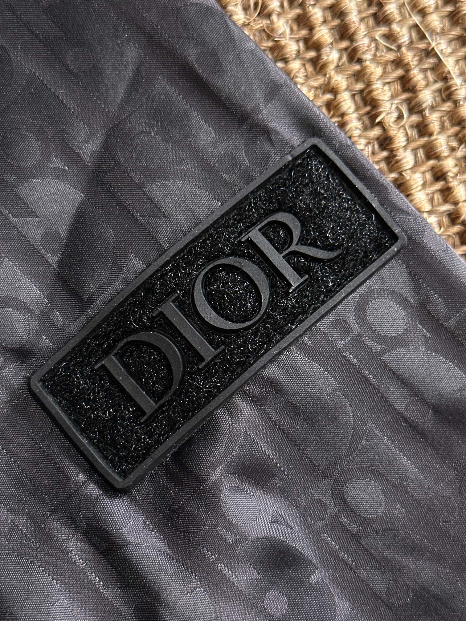 Hoodies & Sweatshirts