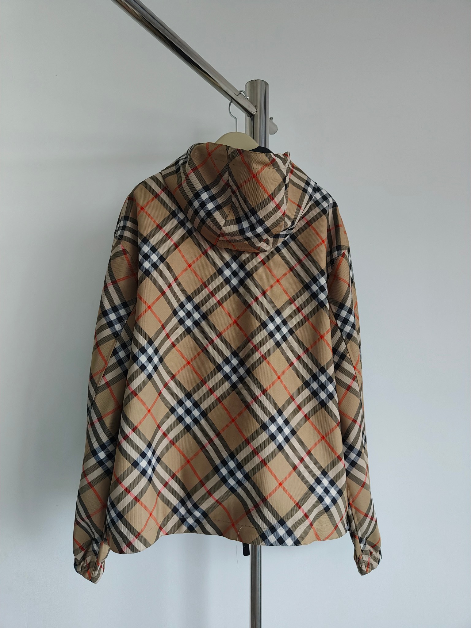 Hoodies & Sweatshirts