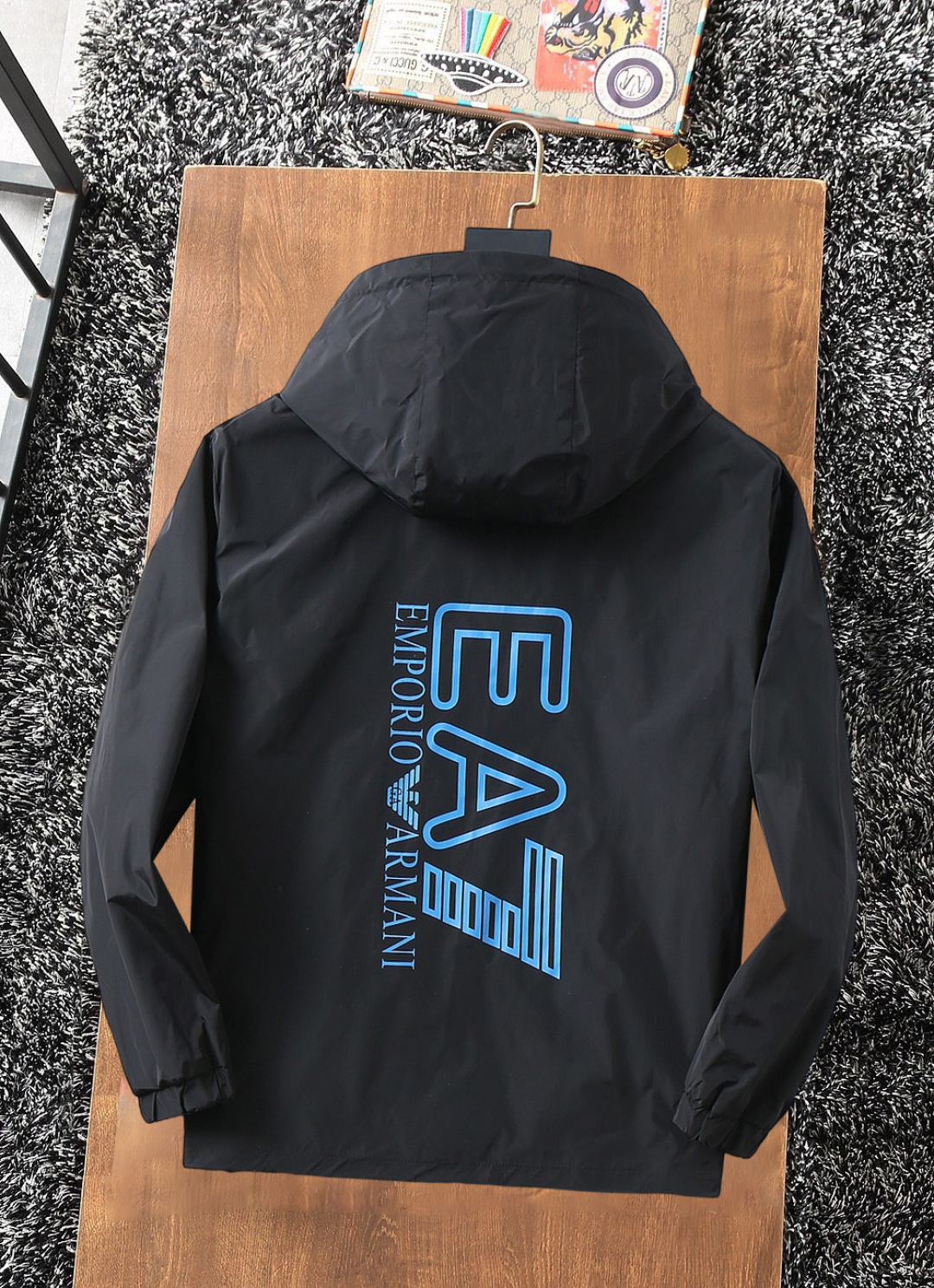 Hoodies & Sweatshirts