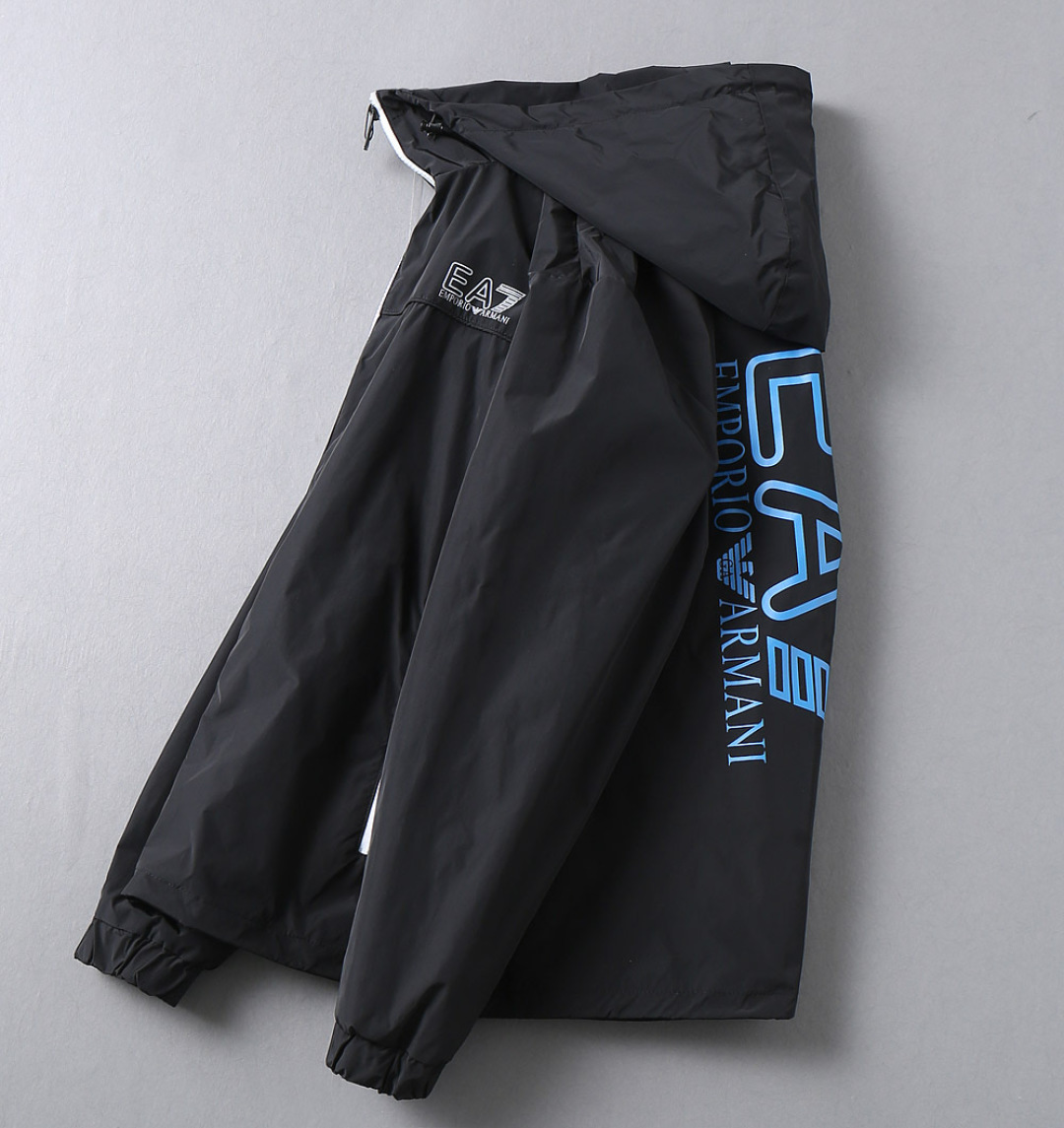 Hoodies & Sweatshirts