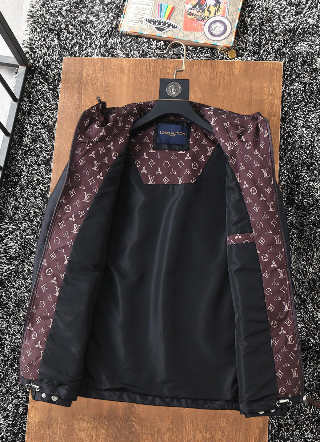 Hoodies & Sweatshirts