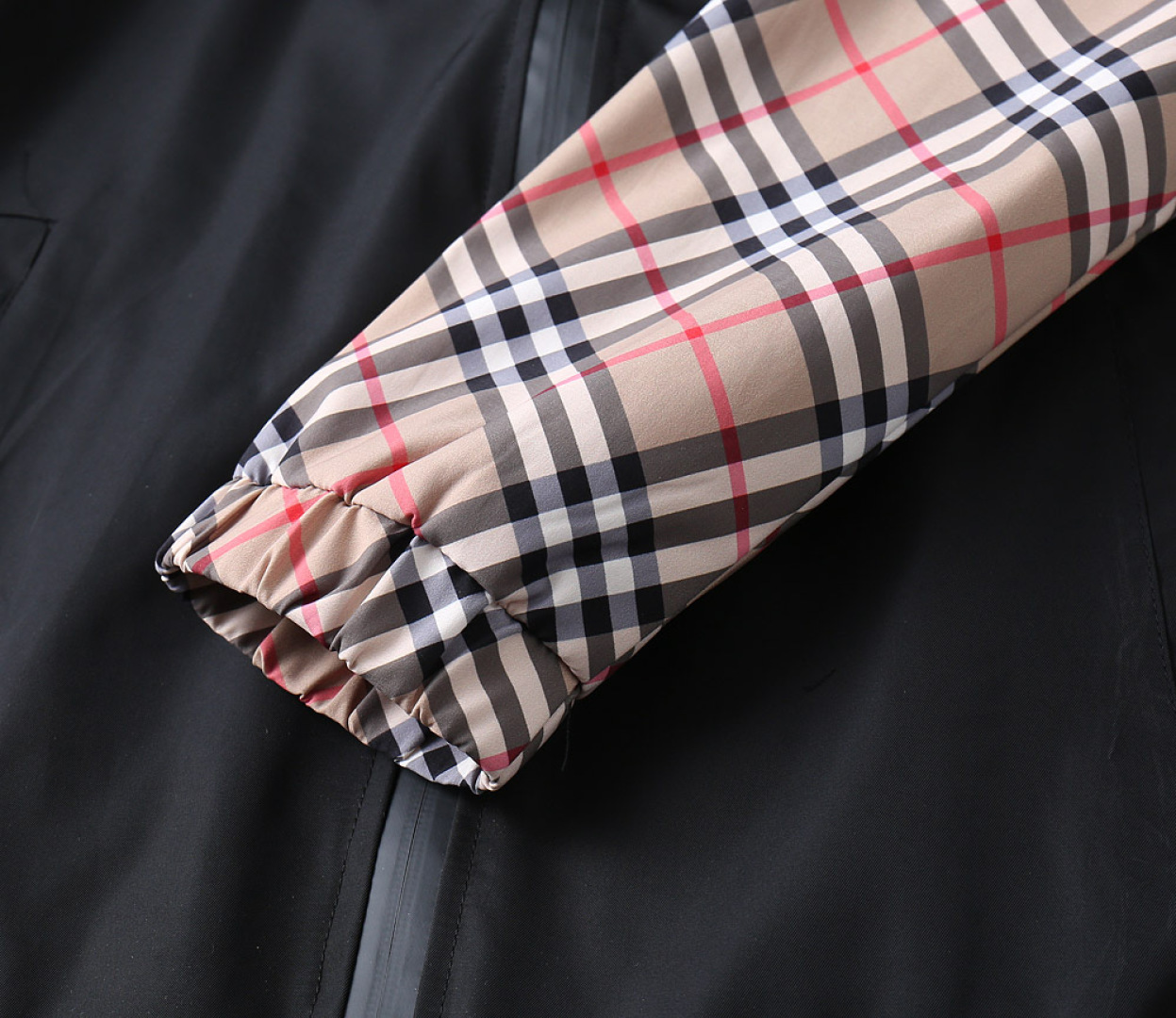 Hoodies & Sweatshirts