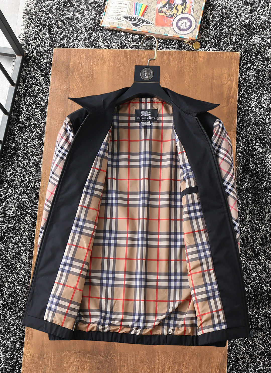 Hoodies & Sweatshirts