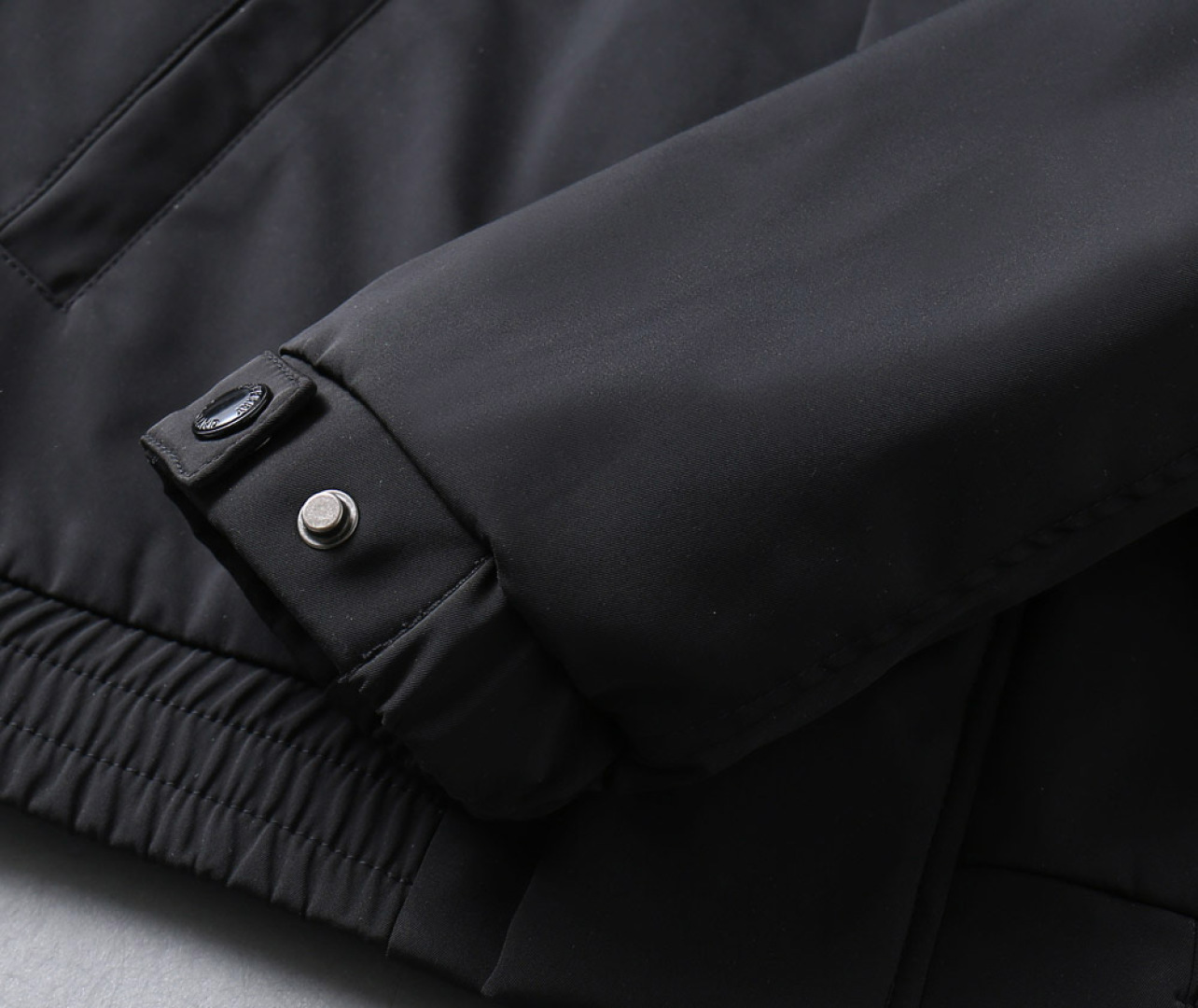 Hoodies & Sweatshirts