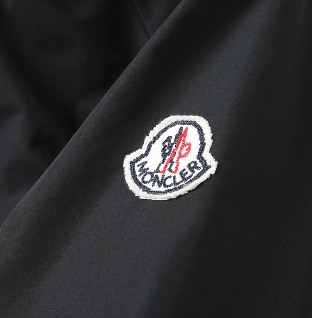 Hoodies & Sweatshirts