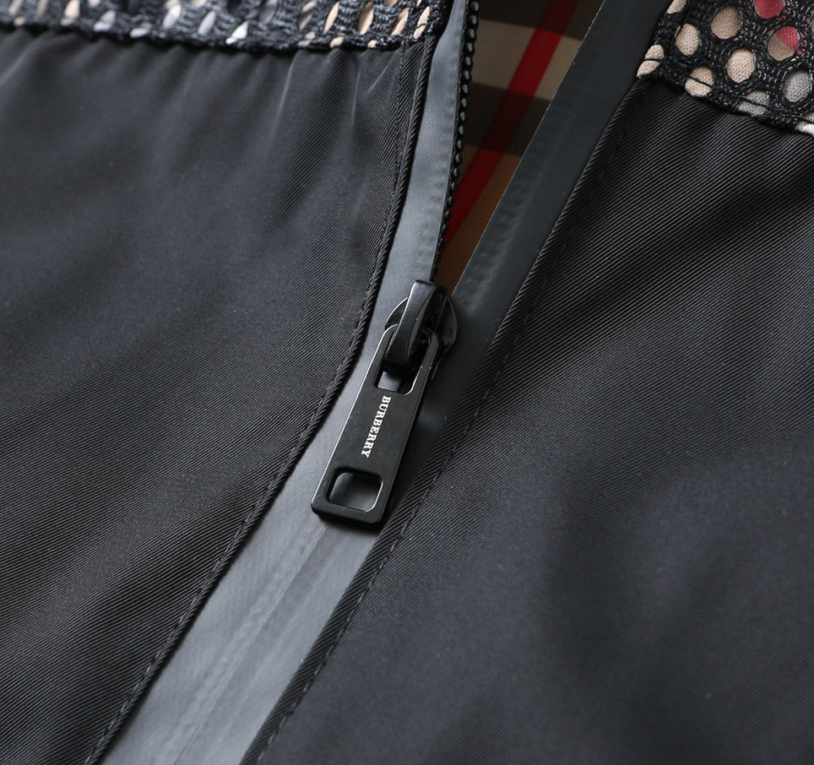 Hoodies & Sweatshirts