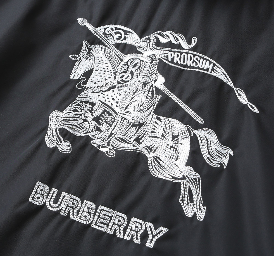 Hoodies & Sweatshirts