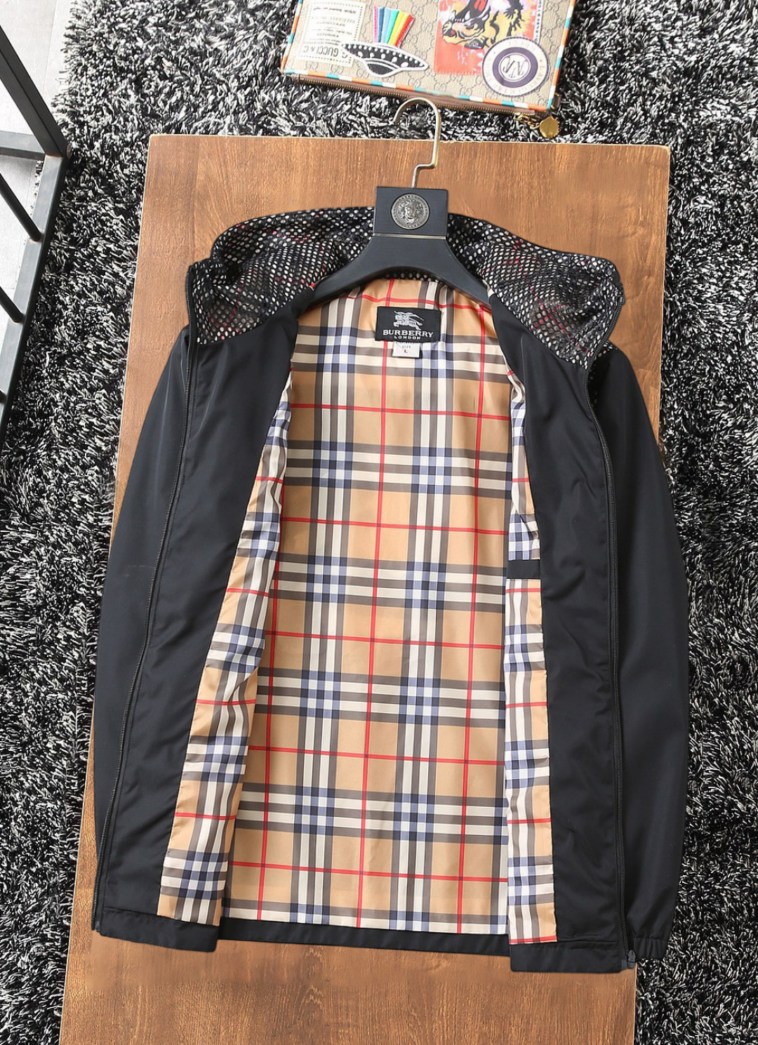 Hoodies & Sweatshirts