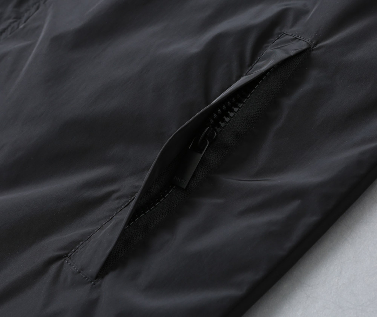 Hoodies & Sweatshirts