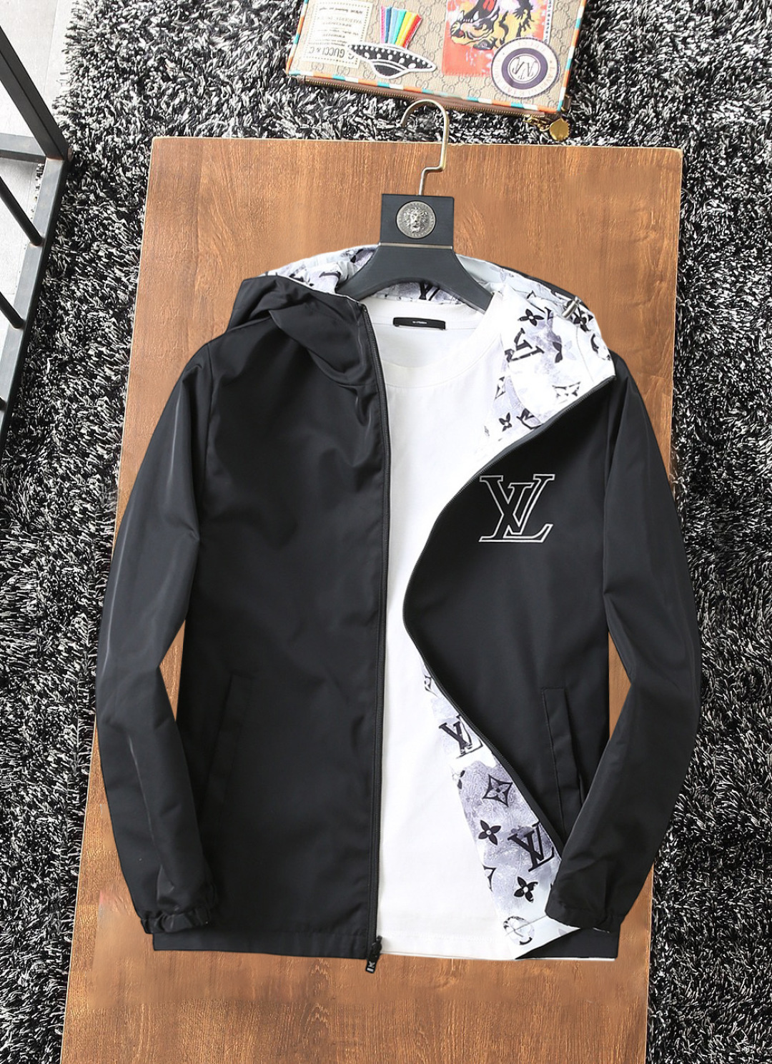 Hoodies & Sweatshirts