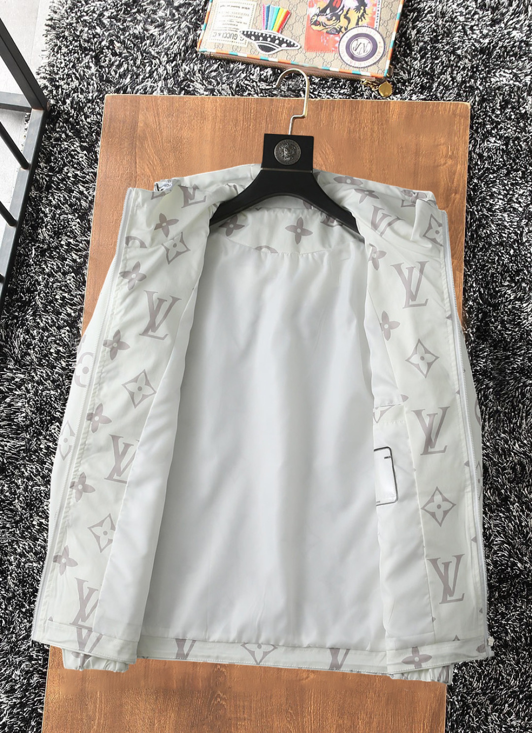 Hoodies & Sweatshirts