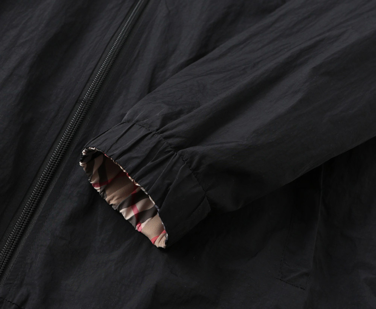 Hoodies & Sweatshirts