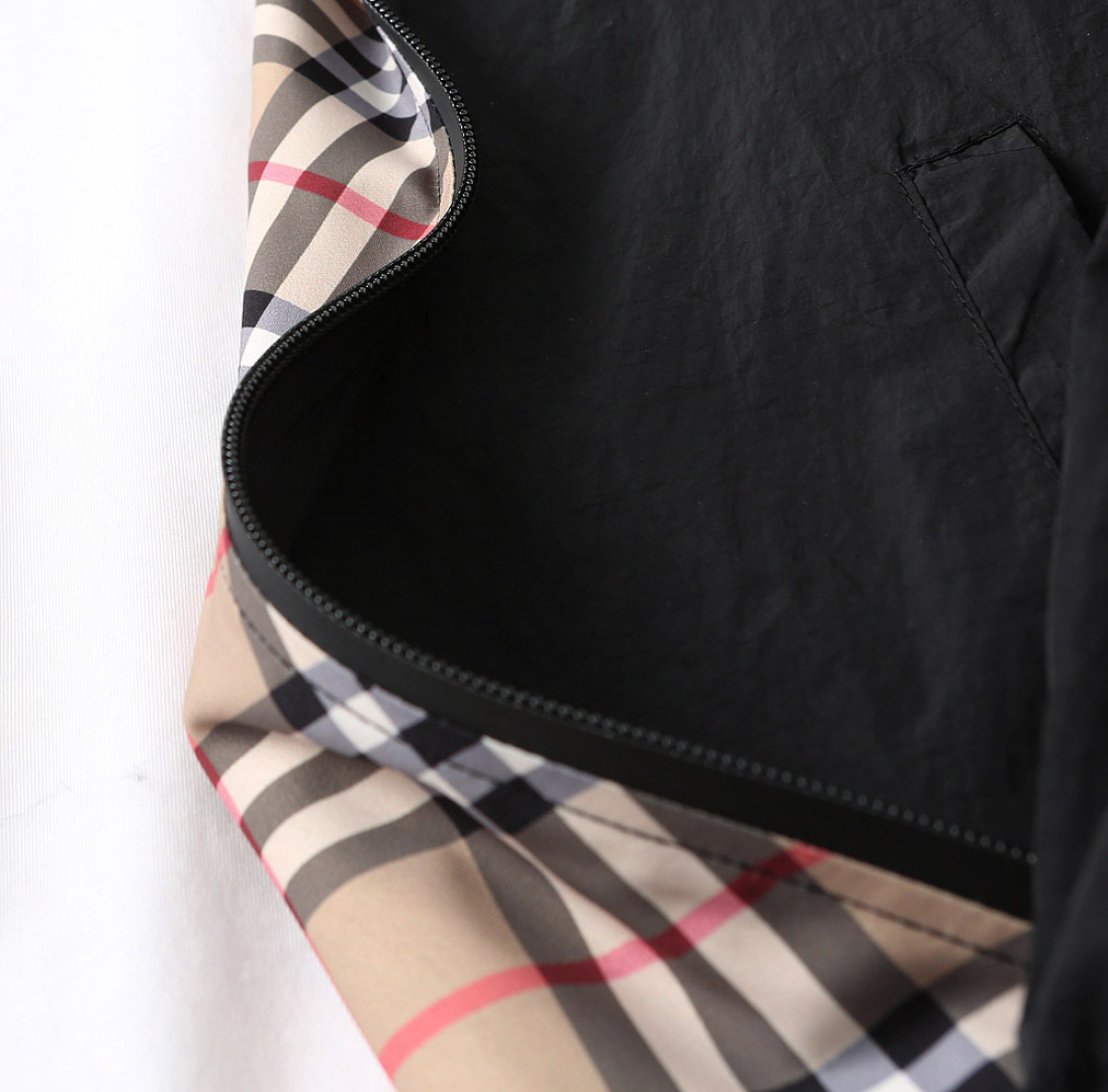 Hoodies & Sweatshirts