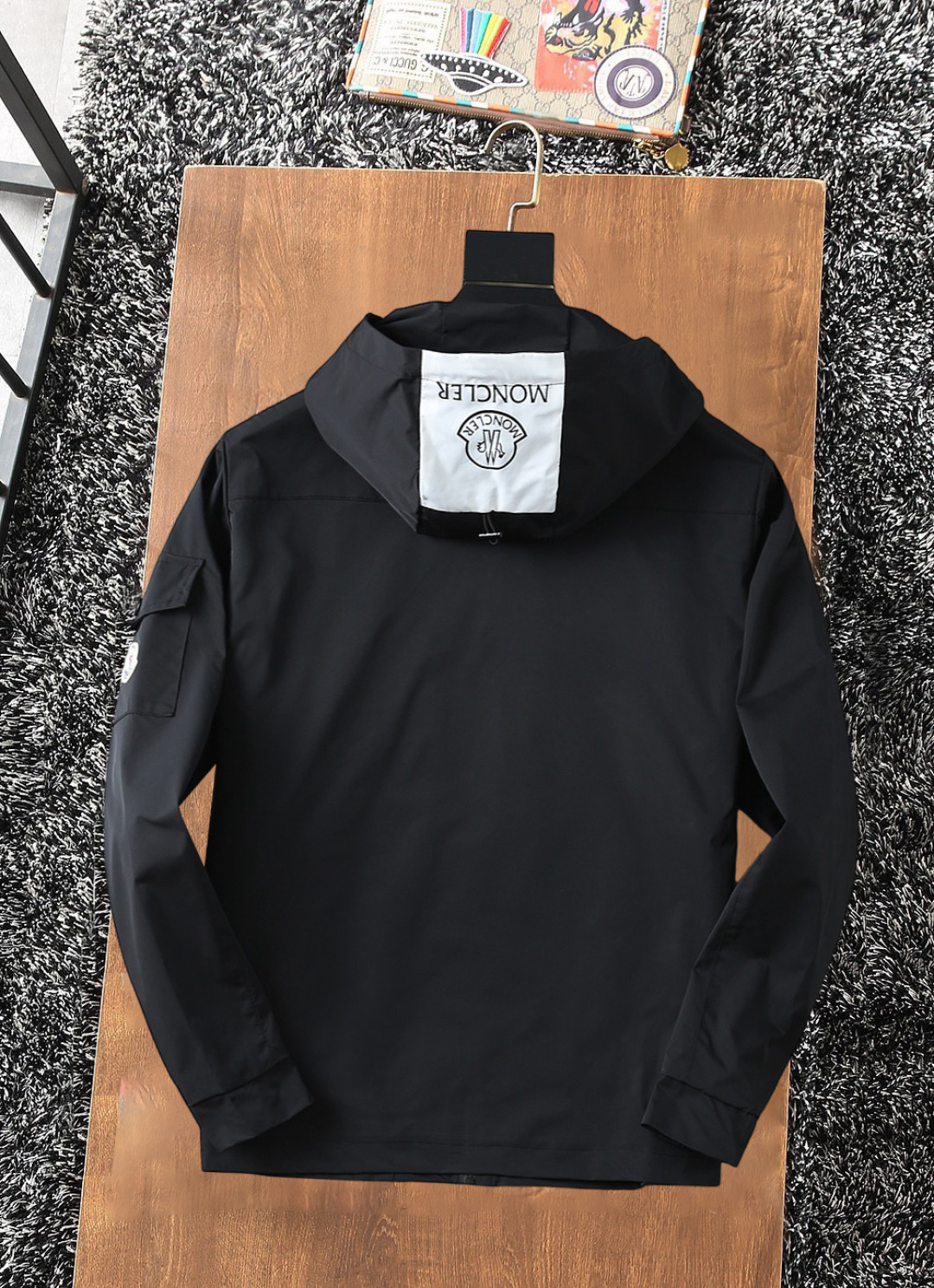 Hoodies & Sweatshirts