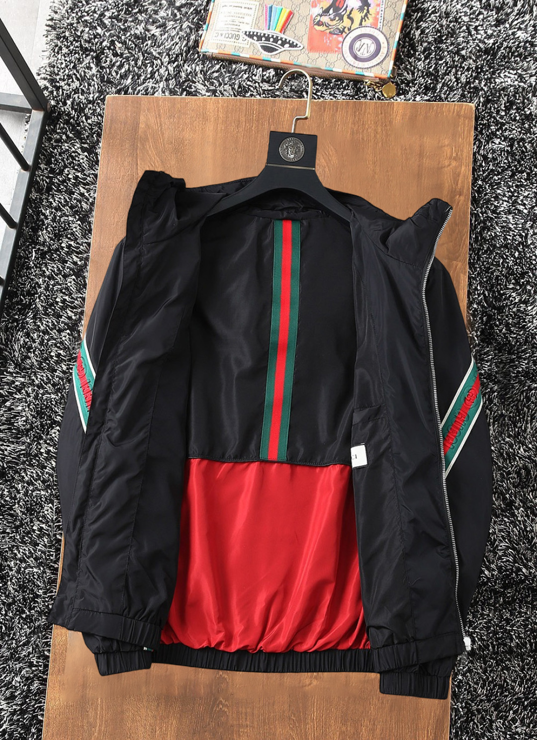 Hoodies & Sweatshirts