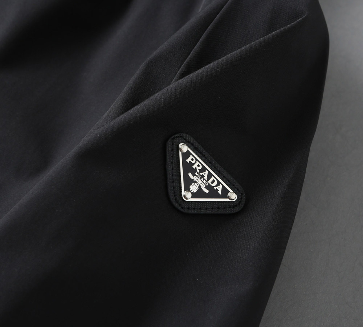 Hoodies & Sweatshirts