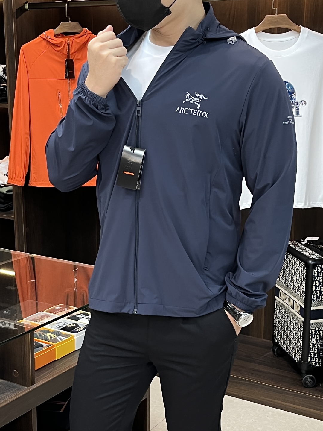 Hoodies & Sweatshirts