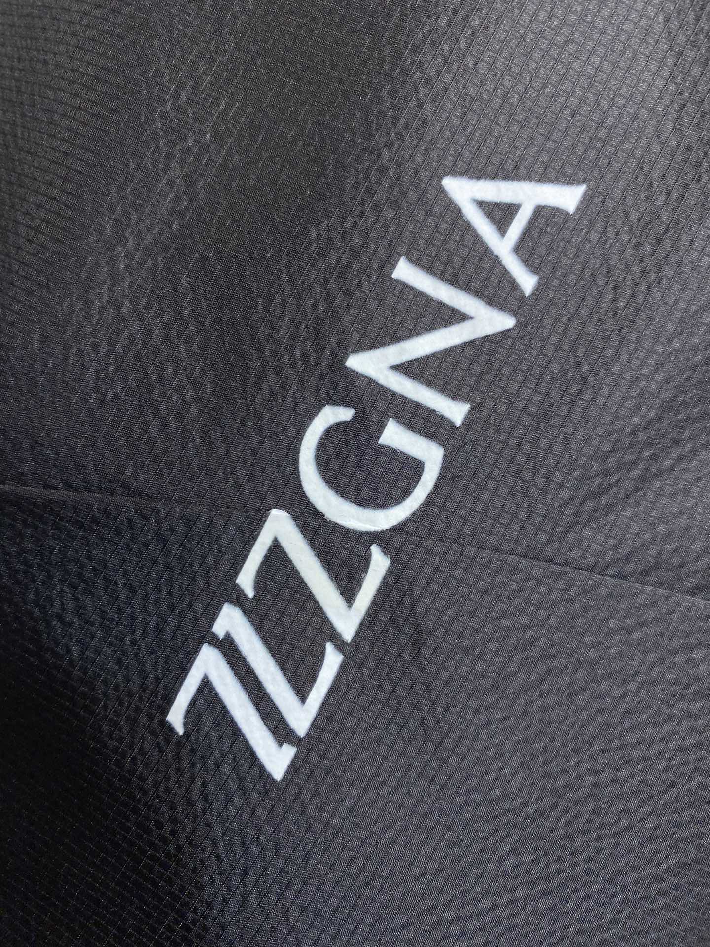 Hoodies & Sweatshirts