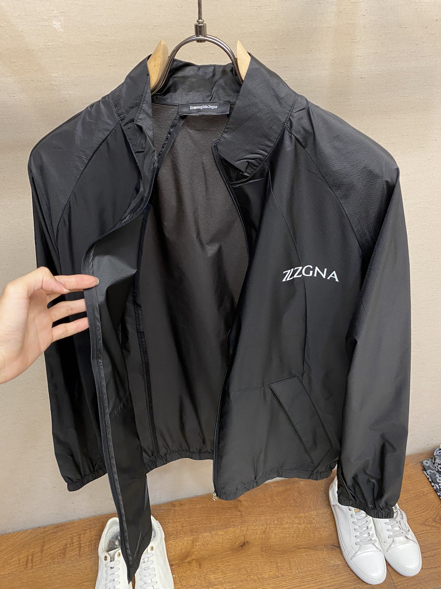 Hoodies & Sweatshirts