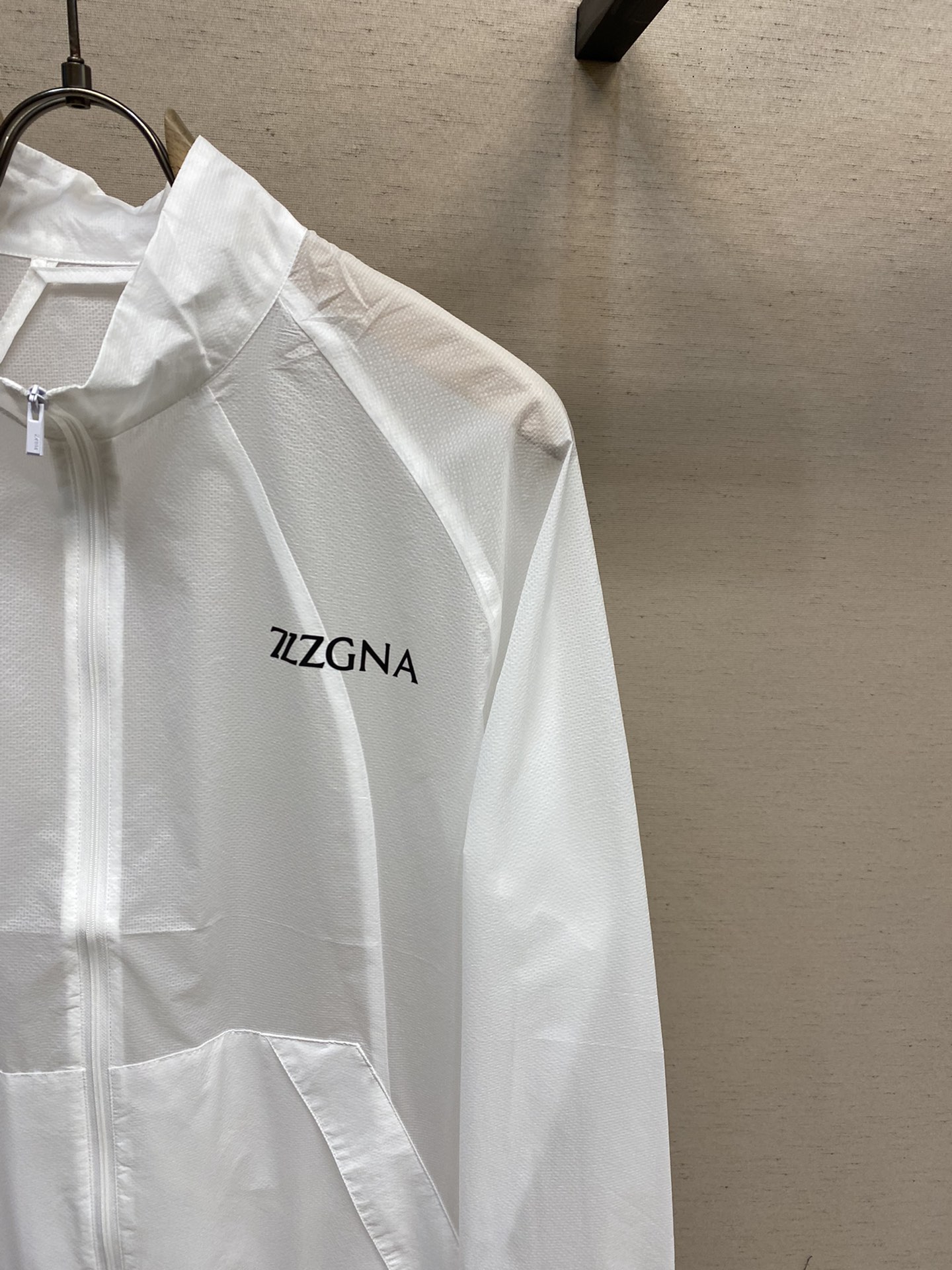 Hoodies & Sweatshirts