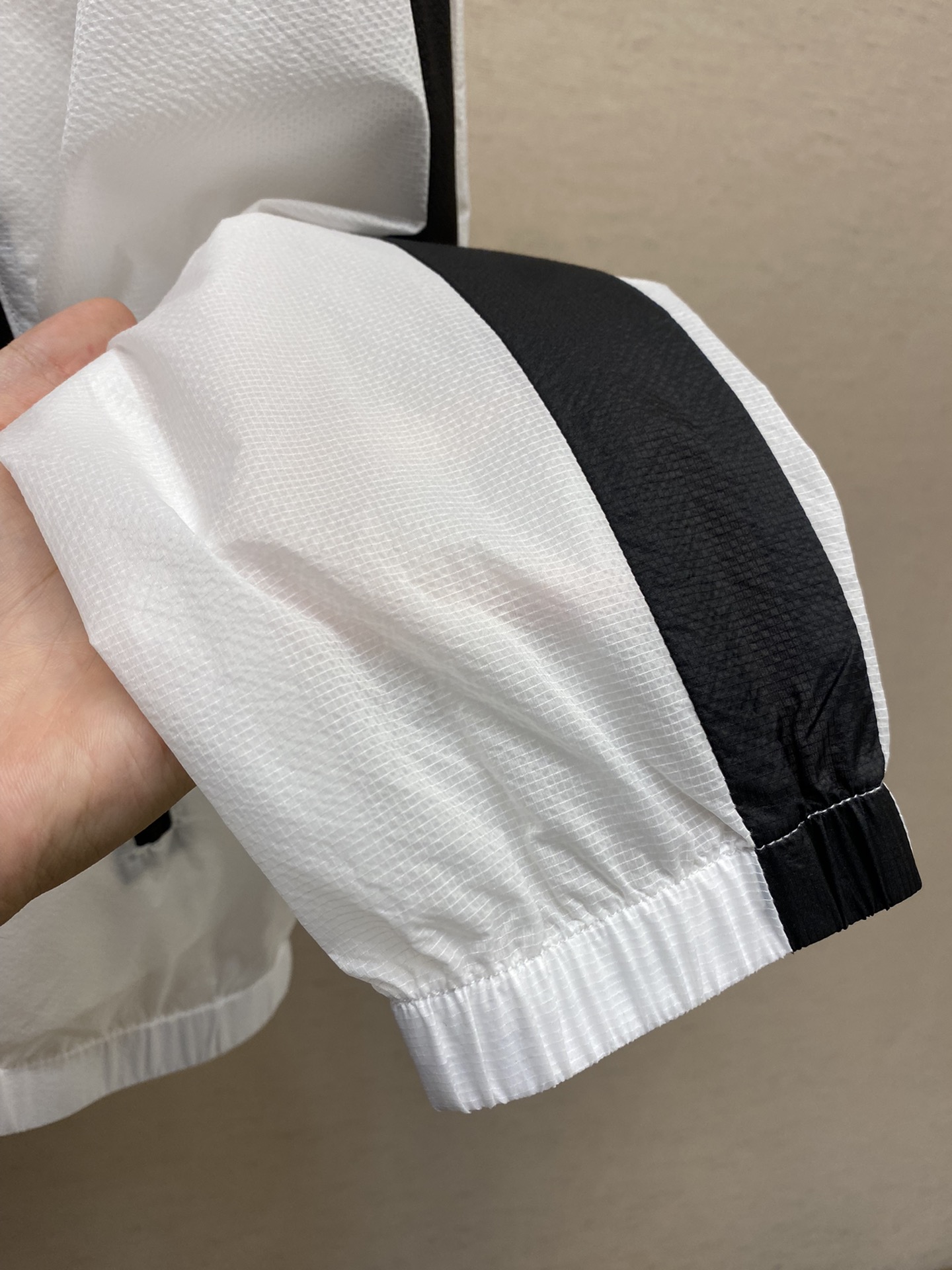 Hoodies & Sweatshirts