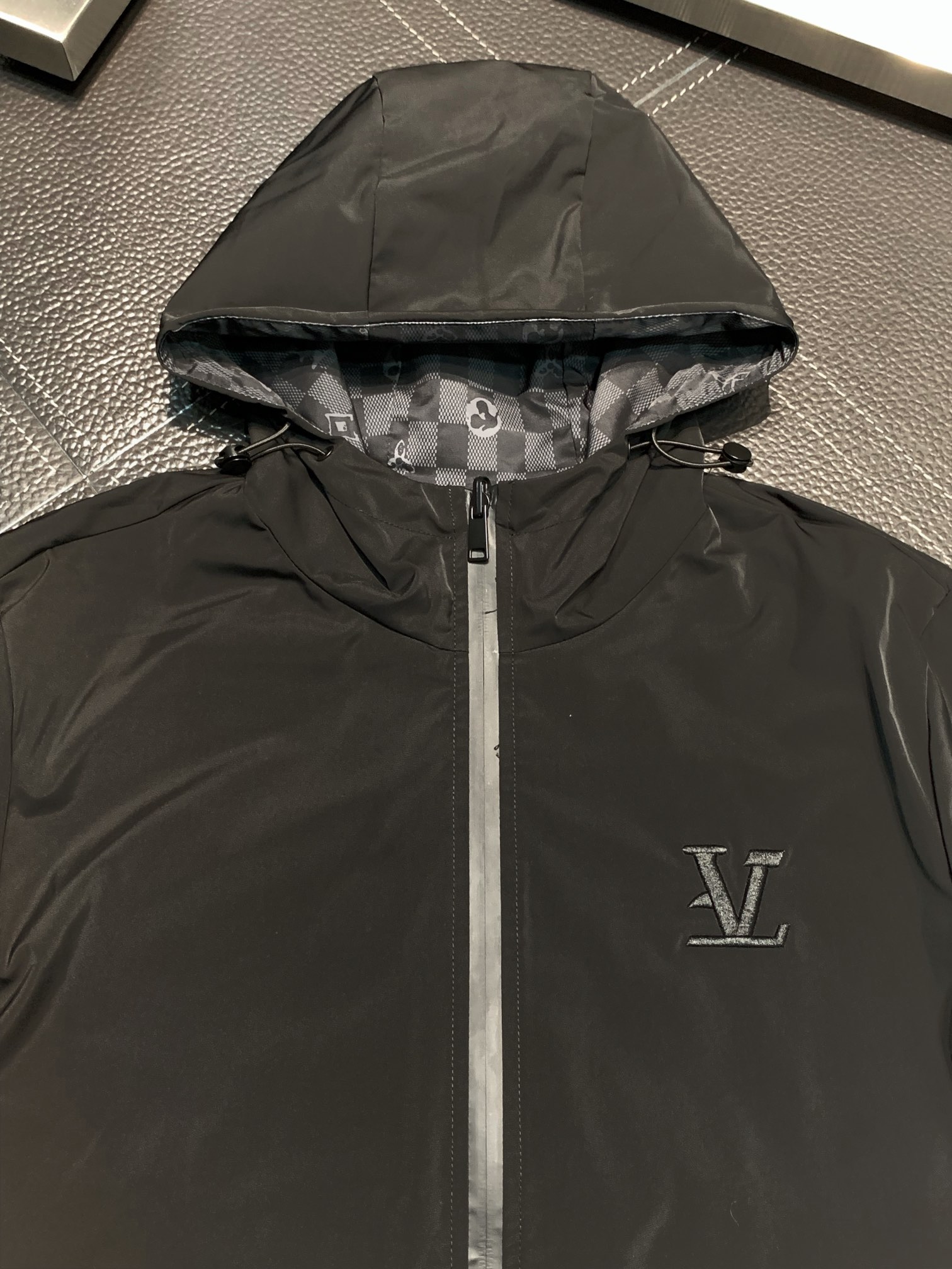 Hoodies & Sweatshirts