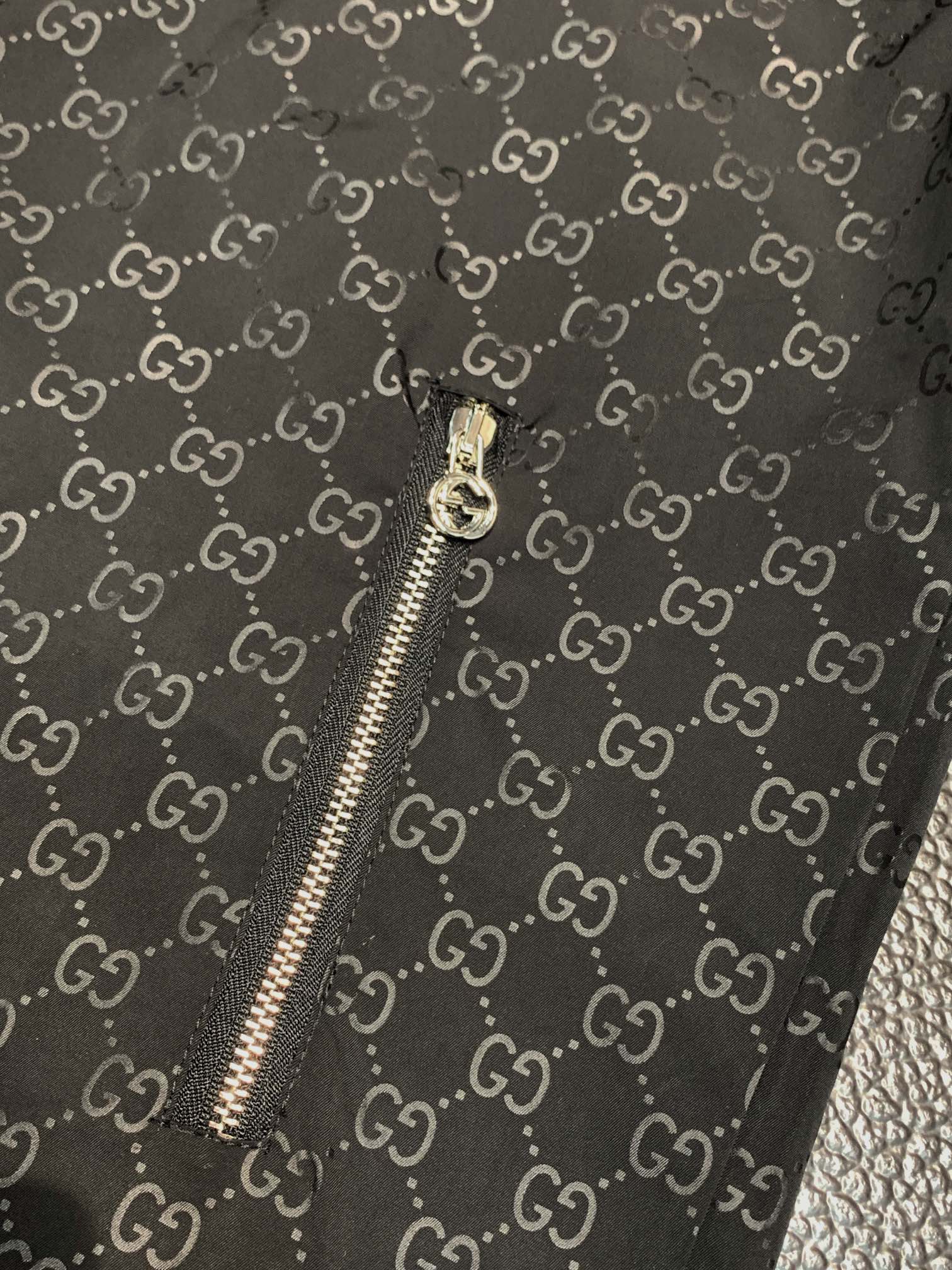 Hoodies & Sweatshirts